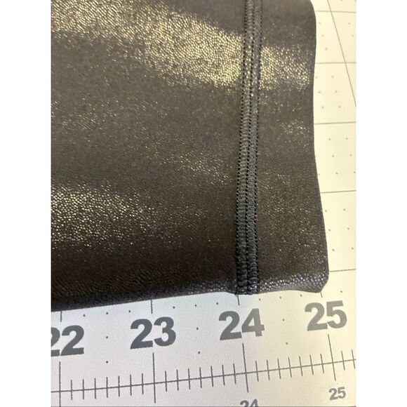 Lululemon Align High Rise in Black Shimmery Size 8 - Picture 10 of 10
